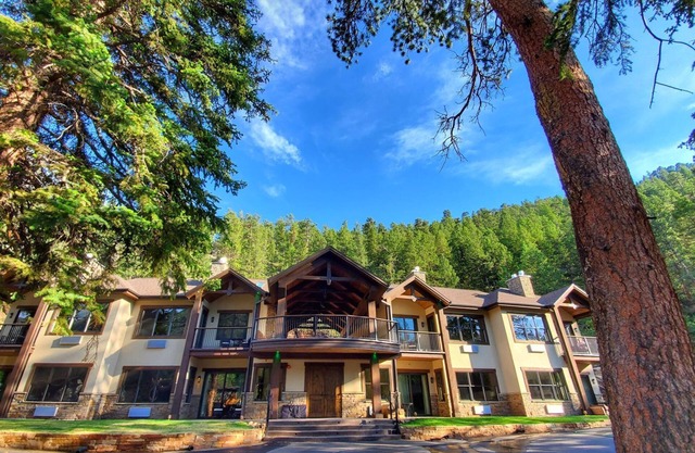 Come stay at the Stream Suites for unbelievable views!
