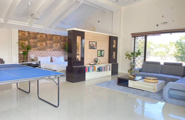 Come stay with me and let's make some unforgettable memories.