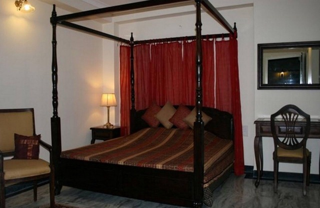 Comfort zoned private spacious room