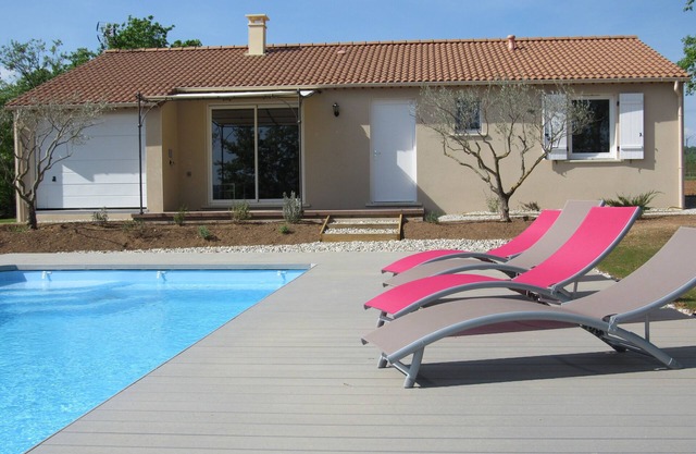 Comfortable detached house with swimming pool 3 bedrooms, 2 bathrooms for 6 to 8 people