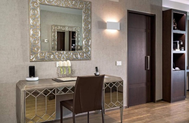 Comfortable 1BR Suite with Saronic Gulf view