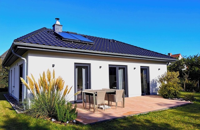 Comfortable 2016 completed and near the beach house with fireplace, sauna