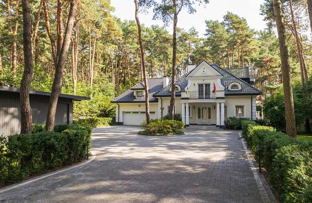 Comfortable 4 bedroom villa outdoor wood-fired sauna Warsaw