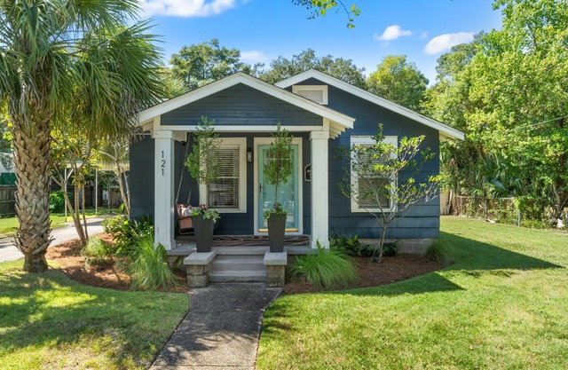 Comfortable Downtown Pensacola Stay Pet Friendly Yard Fire Pit Game Room