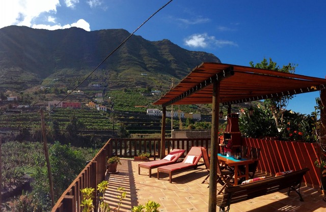 Comfortable house with views of the Hermigua Valley