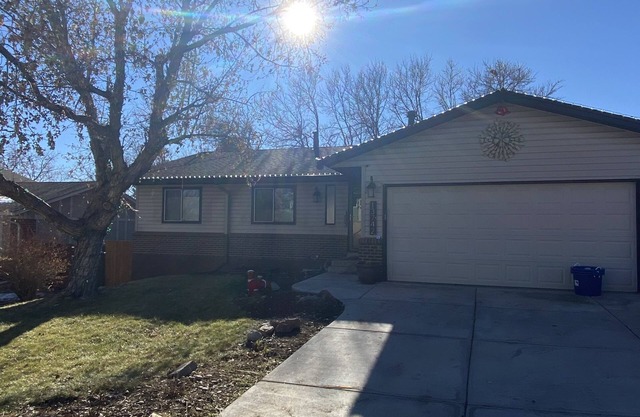 Comfortable Spacious 3 bedroom home