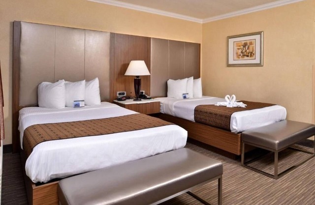 Comfortable Spot for Hollywood Experiences & Iconic LA Excursions