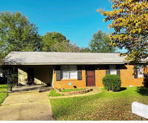 Comfortable Tuscaloosa Retreat