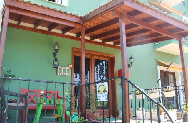 Comfy Apart Surrounded