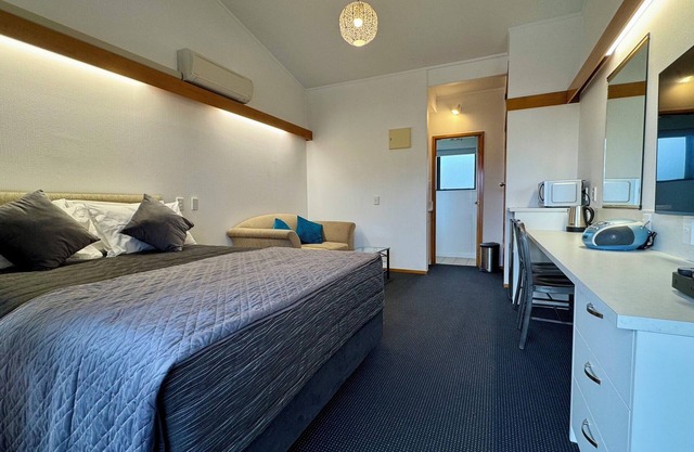 Compact, Cosy Studio