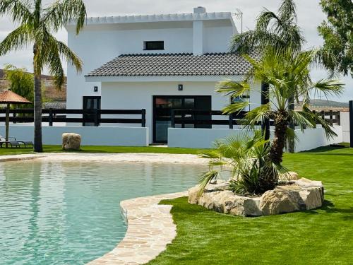 Complejo turístico en Trebujena by Villamya