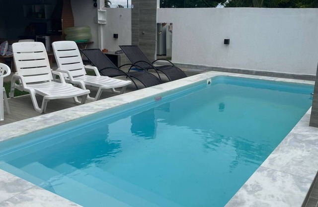 Complete house with 2 suites and 1 bedroom