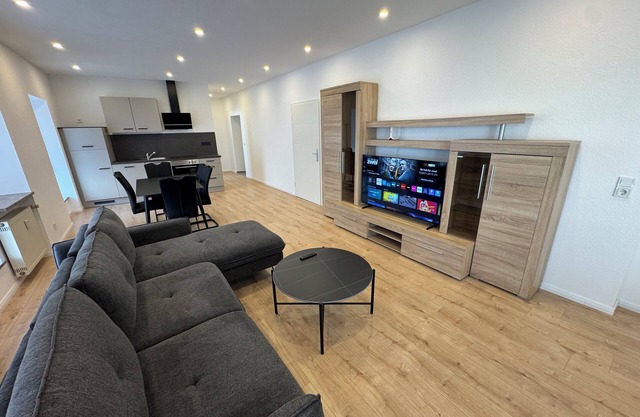 Completely refurbished fitters' apartment for 5 people