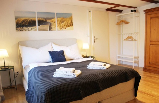 Completely renovated apartment near the train station and the center