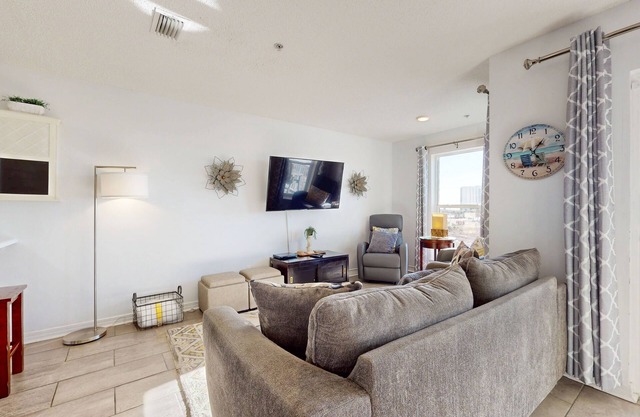 Condo only steps from the beach with COMPLIMENTARY Beach Service