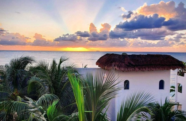 Condominium with beach access in the best residential area in Puerto Morelos