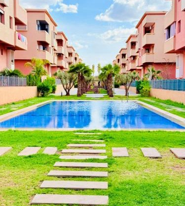 Confortable I Moderne I Vue Piscine I A Targa