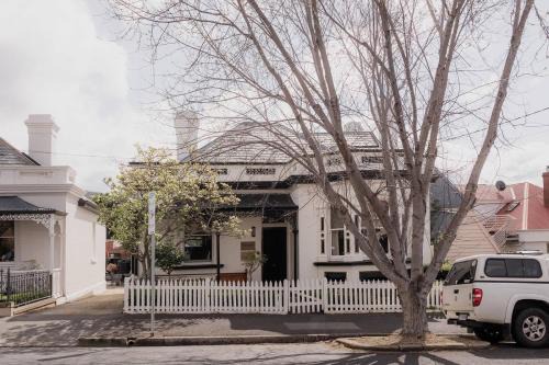 Connage - Historic Battery Point Police Station