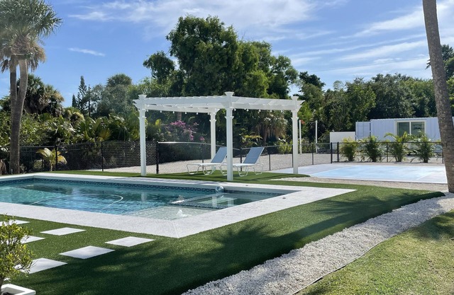 Containing Luxury in Jensen Beach-Starfish