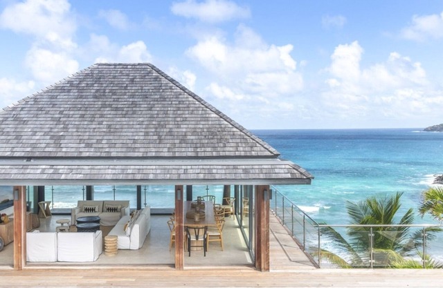 Contemporary 7 BDRM Villa w Bay Views