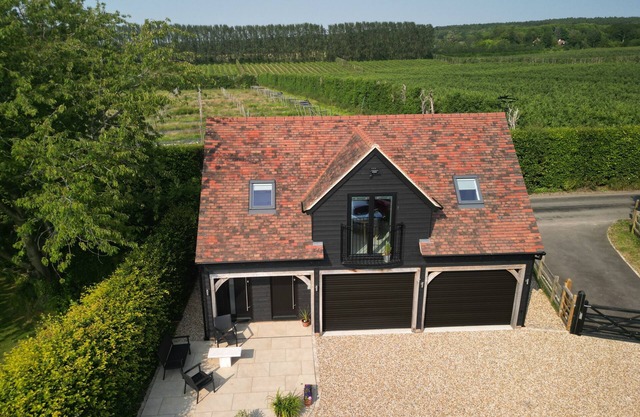 Contemporary apartment bordering orchards and vineyards in the Garden of England