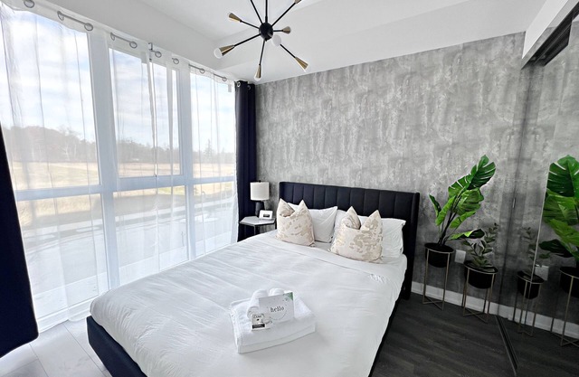 Contemporary Condo At Friday Harbour Resort!