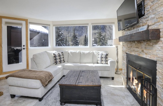 Convenient 1 Bedroom East Vail Condo by Gorecreek Rentals