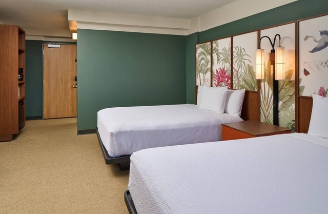 Convenient Stay in Hawaii! 2 Comfortable Units Onsite Pool