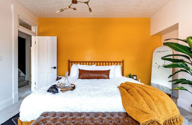 Convention - King Bed - Free Parking - Short North