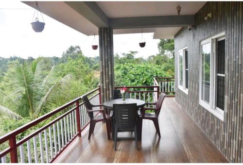 Coorg hill crest family room