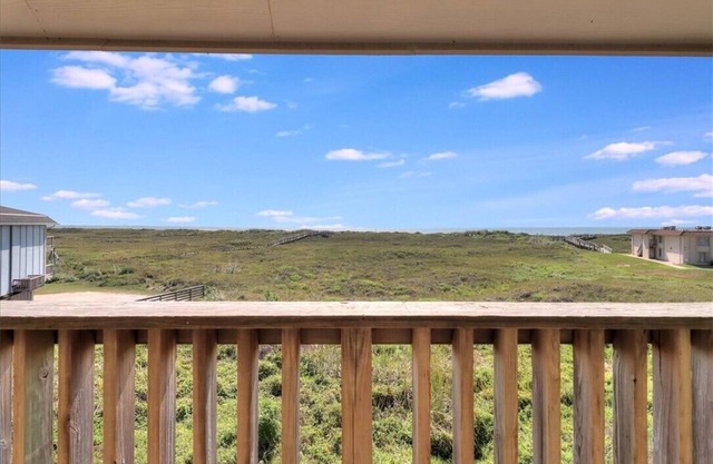 Coral Haven - Gulf Front Condo with beach views and boardwalk to beach