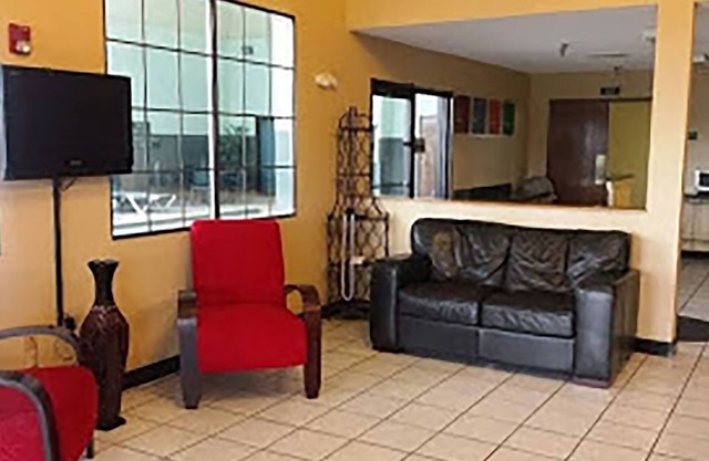 Coratel Inn & Suites by Jasper Park City - Wichita North