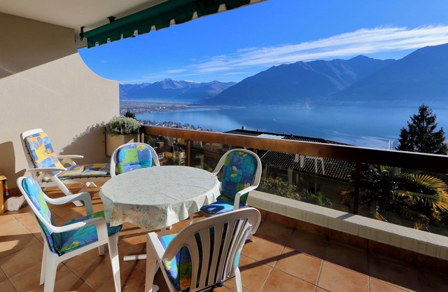 Corner apartment on the 2nd floor for 1-4 persons.