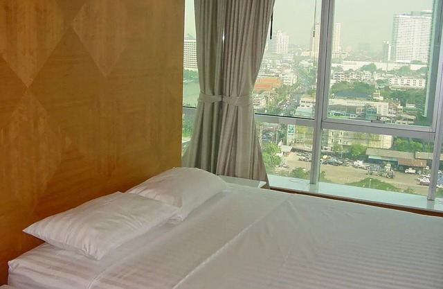 Corner river view one bedroom apartment