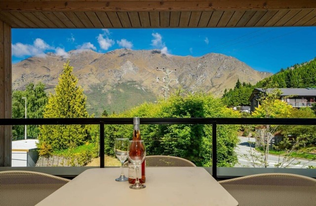 Coronet Bliss at La Residence du Parc