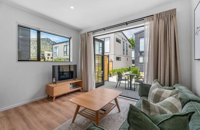 Coronet Retreat | Townhouse