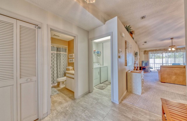 Corporate Rental on Corner of I-75 and University Parkway 15 min to Siesta Key