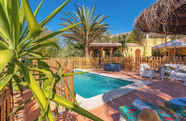 Cortijo el Alcornocal Villanueva de la Concepción by Ruralidays