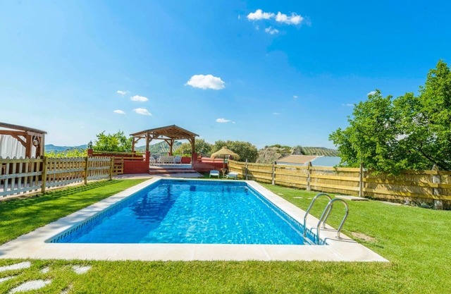 Cortijo El Encinar de Cobo Martos by Ruralidays