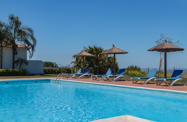 Cortijo Escondido, large estate with pool