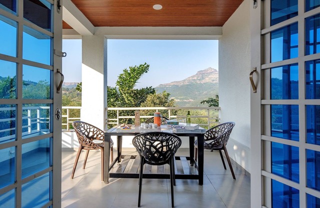 CosmicStays Ekantam - Mountain View Villa near Pune