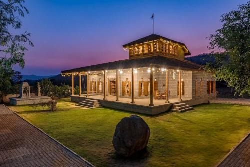 CosmicStays Parambi Cozy Farmstay & Vintage Charm