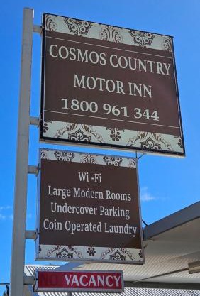 Cosmos Country Motor Inn