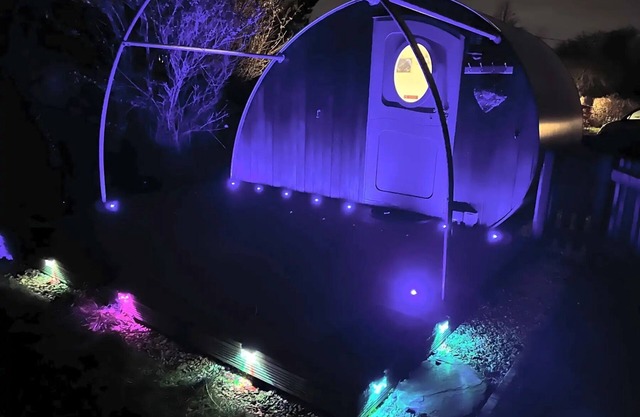 Cosy 1 Bedroom Cabin- Moon Pod