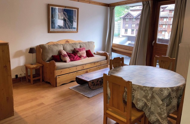 Cosy 6-bed apartment in the center of the resort