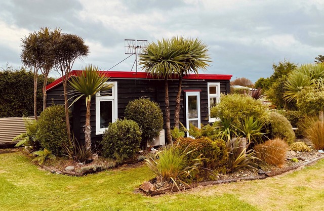 cosy and cute self contained hut