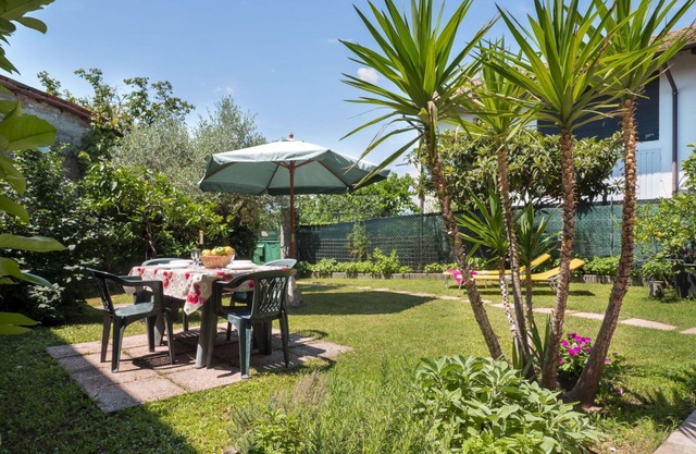 Cosy apartment in villa for 6 people with TV and patio
