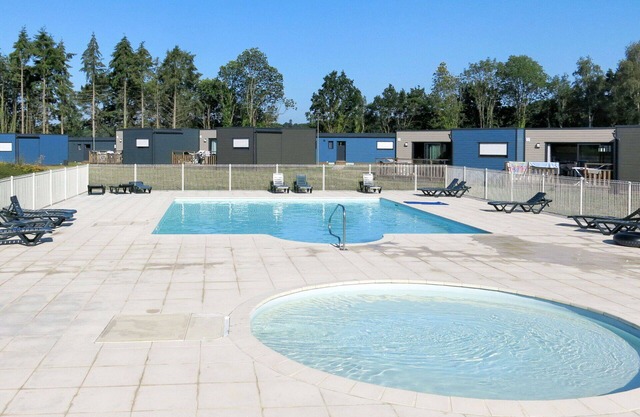 Cosy apartment in villa for 4 guests with WIFI, pool, TV, terrace and pets allowed