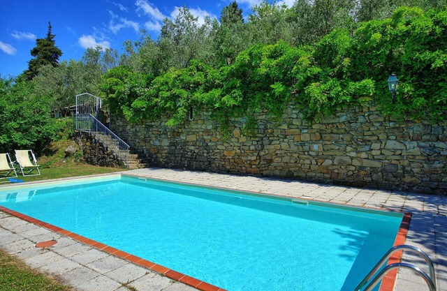 Cosy apartment for 5 guests with pool, WIFI, TV and pets allowed, close to Greve In Chianti