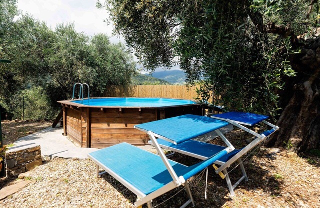 Cosy apartment for 10 guests with WIFI, pool, patio and pets allowed